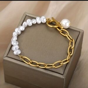 NEW! Asymmetric Faux Pearl & Love  Bracelet
